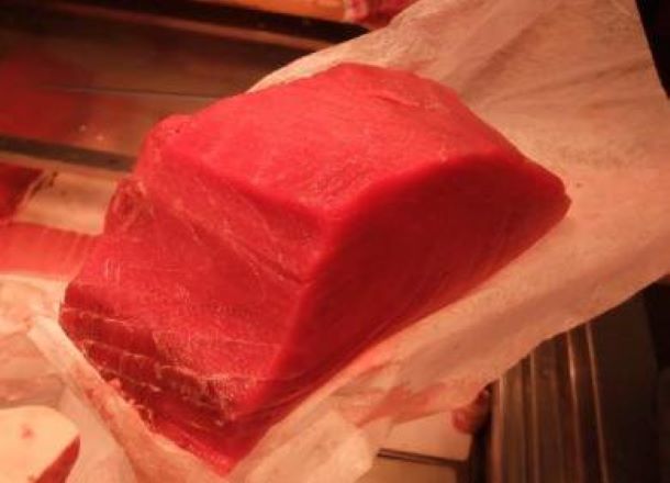 高知産・長崎産　養殖本鮪　生赤身/ Farmed Bluefin Tuna AKAMI